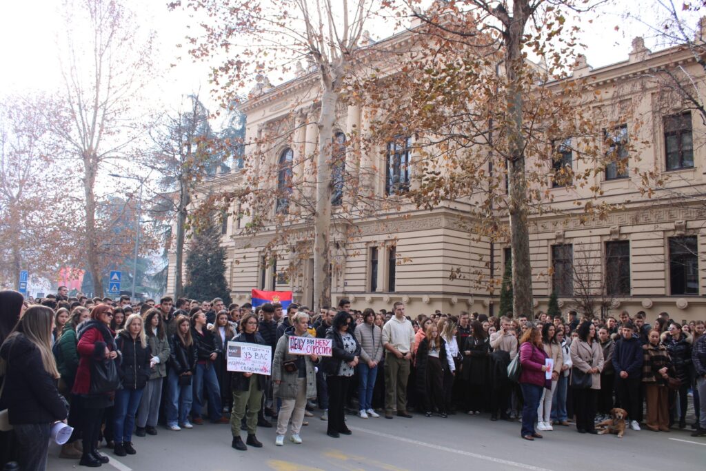Važan stav redakcije